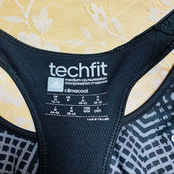 Adidas Techfit sports bra-Size Medium - Picture 7 of 9